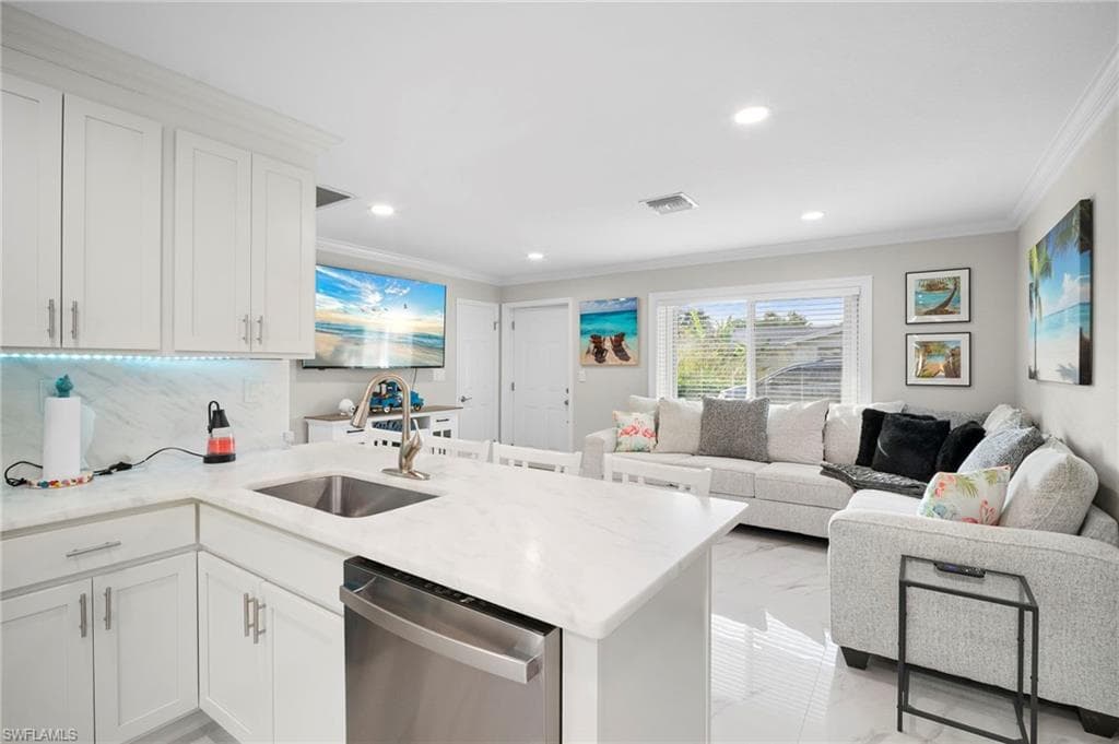 191 Abbey LN, NORTH FORT MYERS FL 33917-7
