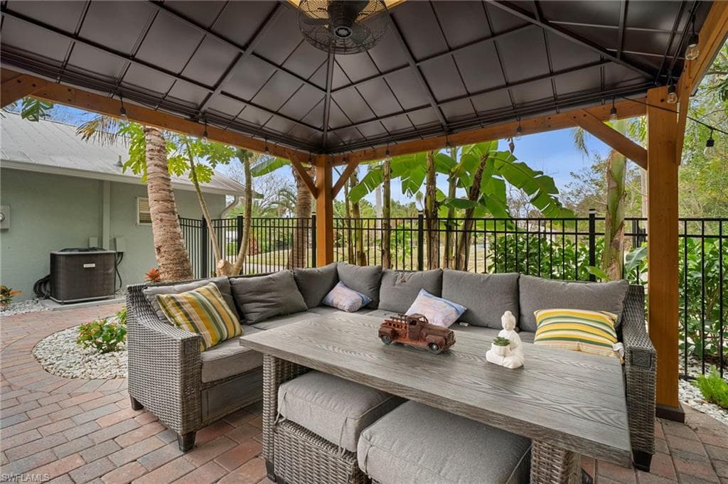 191 Abbey LN, NORTH FORT MYERS FL 33917-24