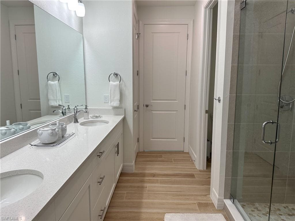 207 Indies dr E # 201, NAPLES FL 34114-12