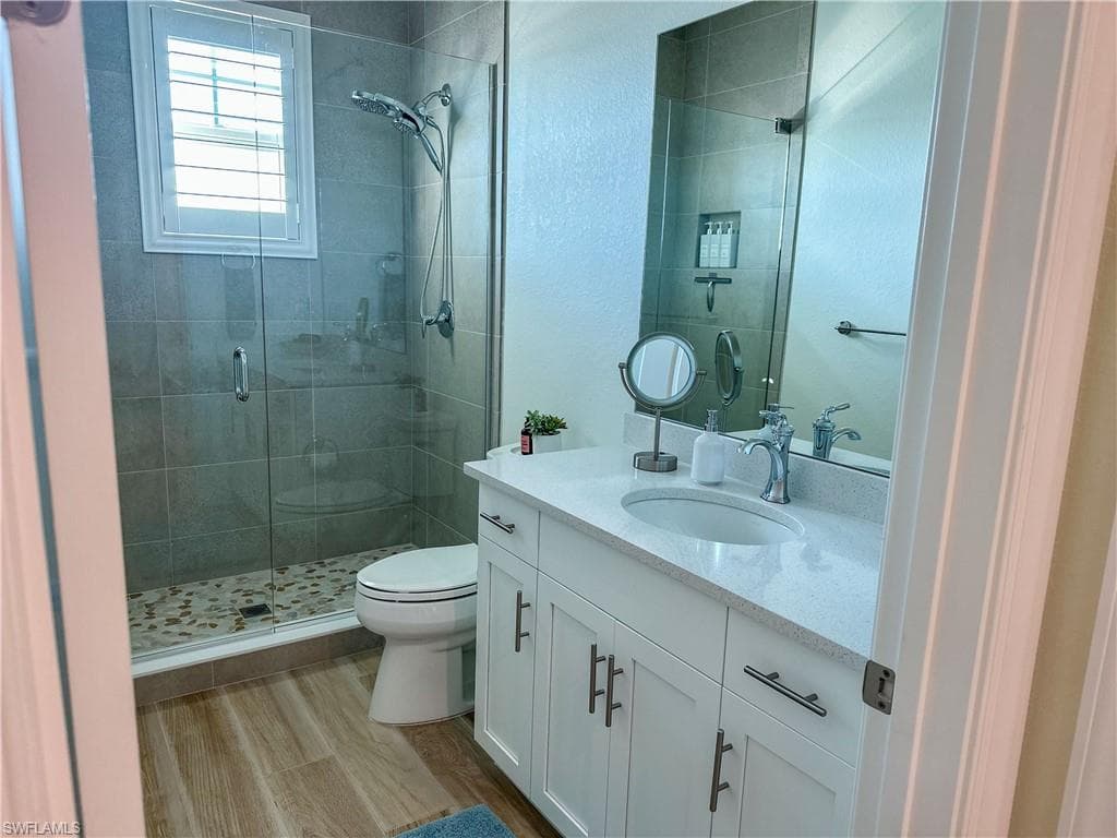 207 Indies dr E # 201, NAPLES FL 34114-16