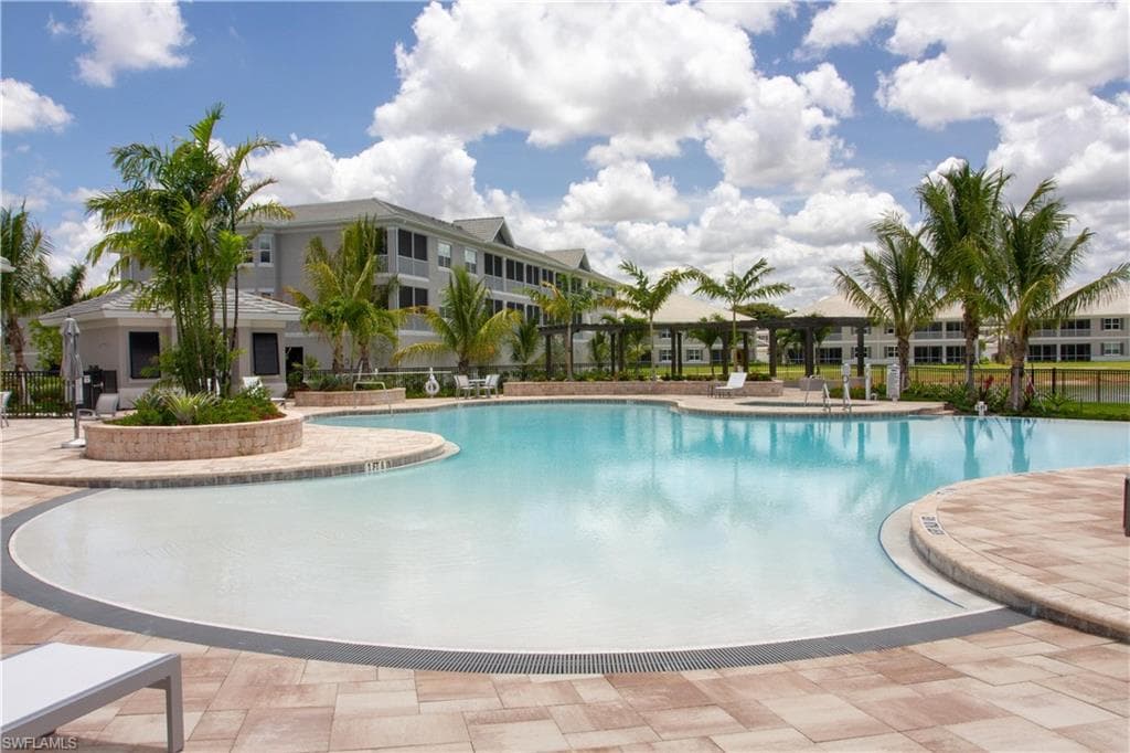 207 Indies dr E # 201, NAPLES FL 34114-35