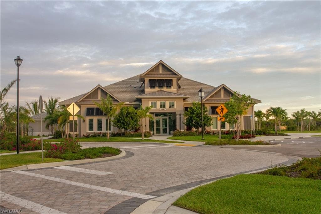 207 Indies dr E # 201, NAPLES FL 34114-31