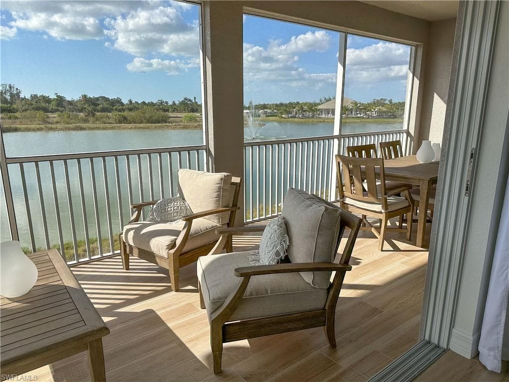 207 Indies dr E # 201, NAPLES FL 34114-23