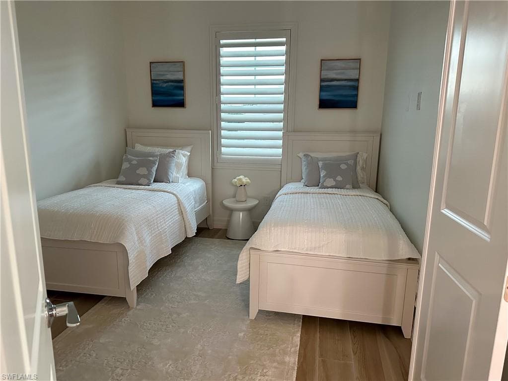 207 Indies dr E # 201, NAPLES FL 34114-17