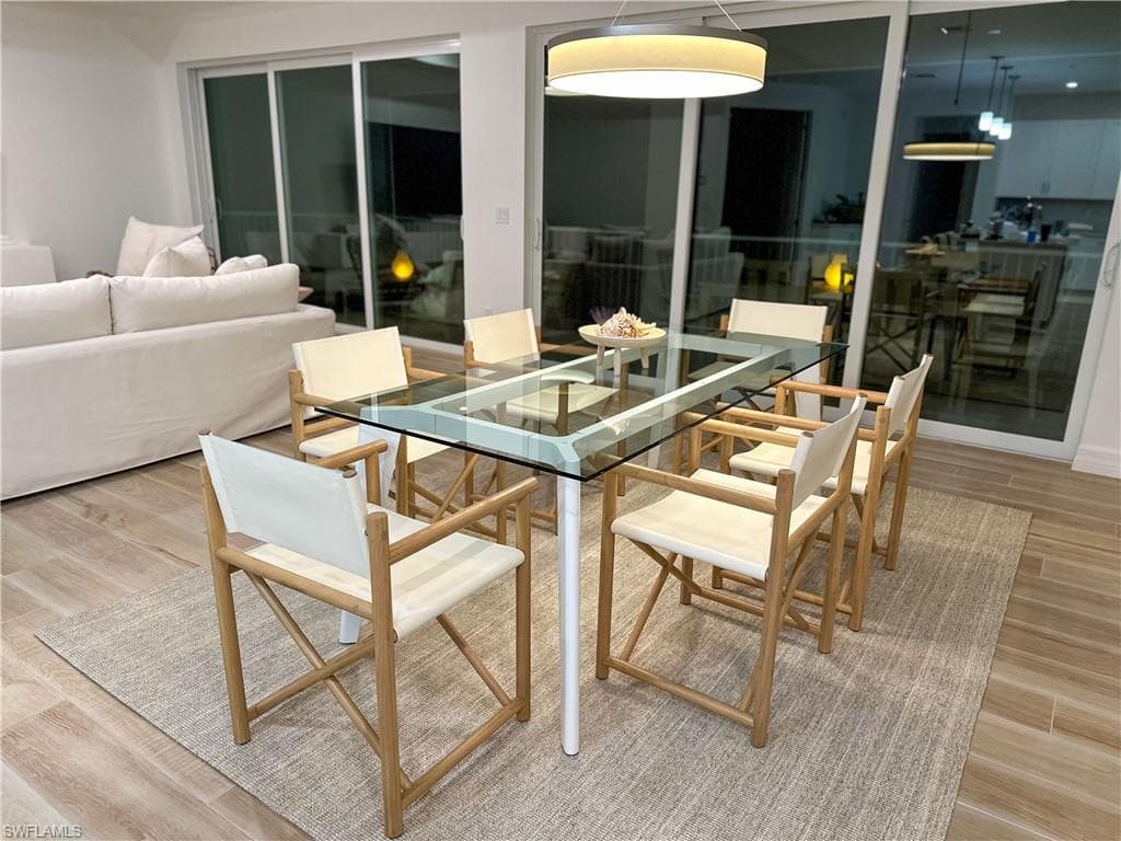 207 Indies dr E # 201, NAPLES FL 34114-3