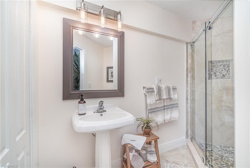 5450 Harborage DR, FORT MYERS FL 33908-21