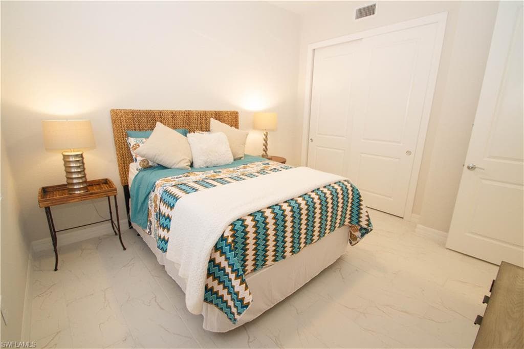 163 Indies DR E # 203, NAPLES FL 34114-22