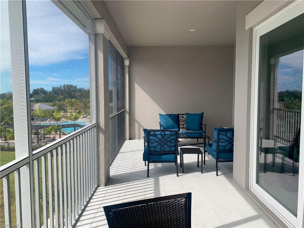 163 Indies DR E # 203, NAPLES FL 34114-26