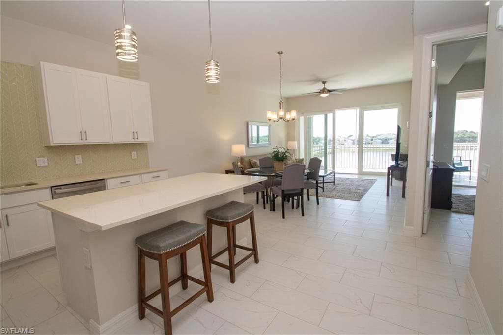 163 Indies DR E # 203, NAPLES FL 34114-5