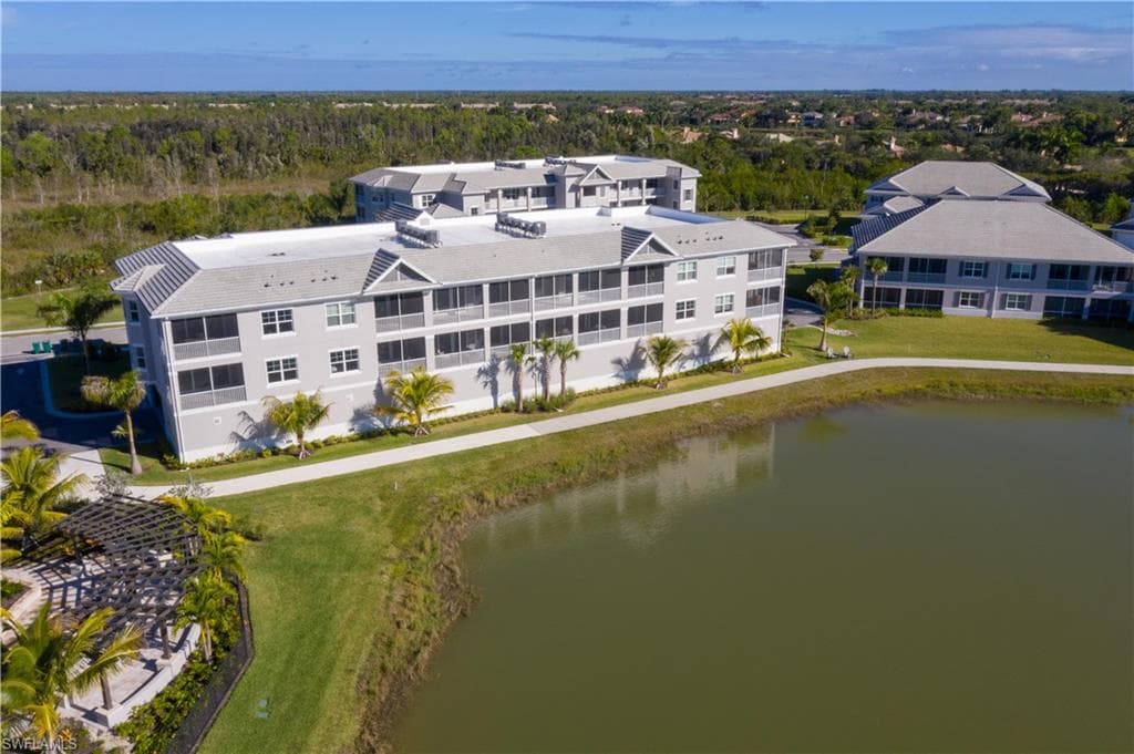 163 Indies DR E # 203, NAPLES FL 34114-2