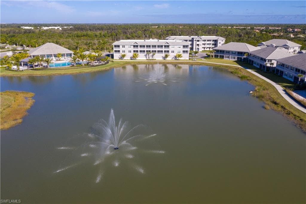 163 Indies DR E # 203, NAPLES FL 34114-32