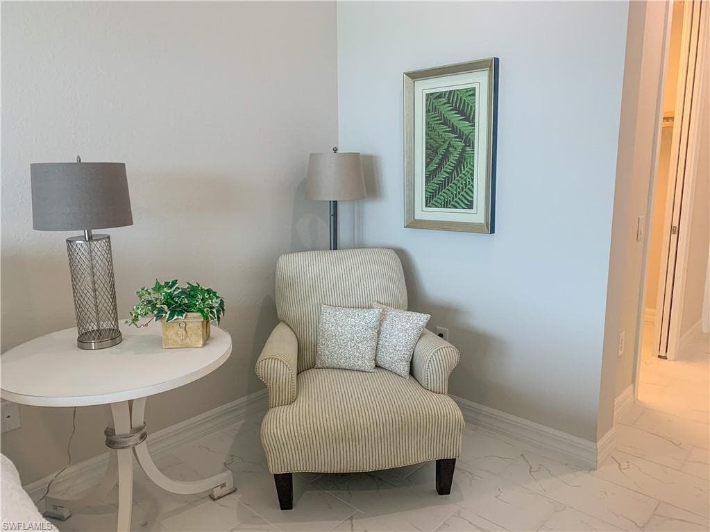 163 Indies DR E # 203, NAPLES FL 34114-14