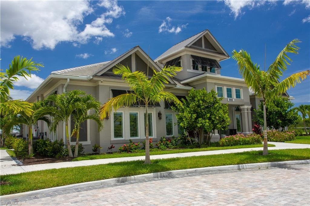 163 Indies DR E # 203, NAPLES FL 34114-43