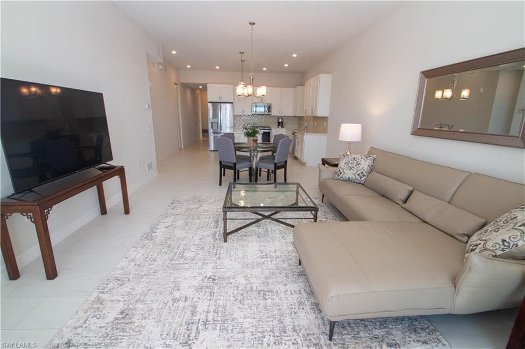 163 Indies DR E # 203, NAPLES FL 34114-7