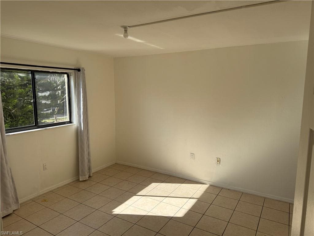 1104 SE 8th ST # 4, CAPE CORAL FL 33990-9