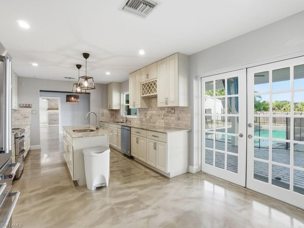 4920 Shady River LN, FORT MYERS FL 33905-14