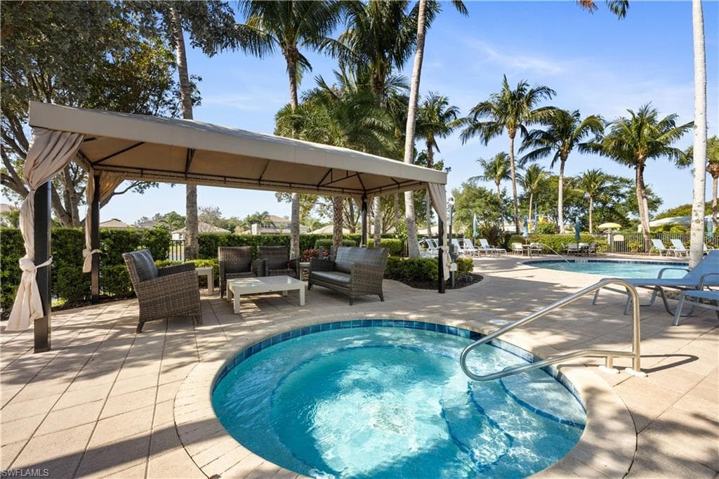 6606 Marbella DR, NAPLES FL 34105-2