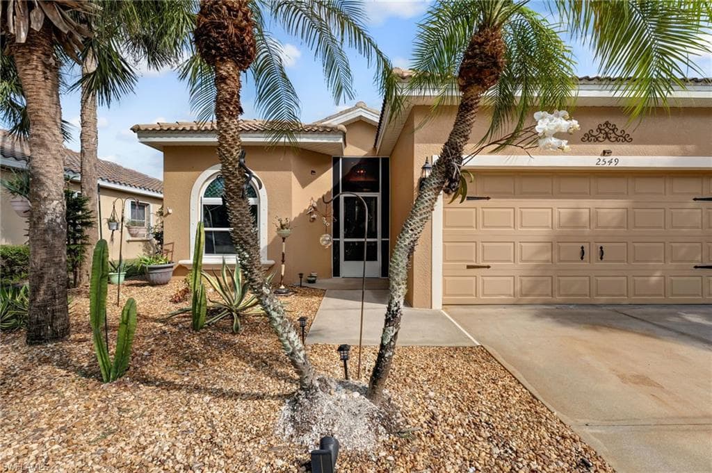 2549 Deerfield Lake CT, CAPE CORAL FL 33909-5