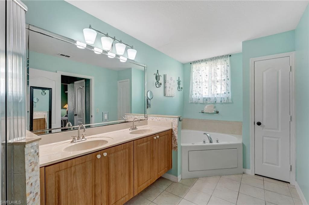 2549 Deerfield Lake CT, CAPE CORAL FL 33909-27