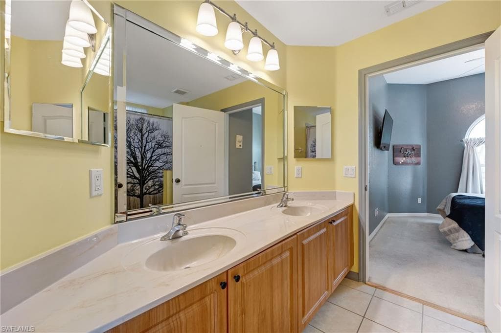 2549 Deerfield Lake CT, CAPE CORAL FL 33909-8