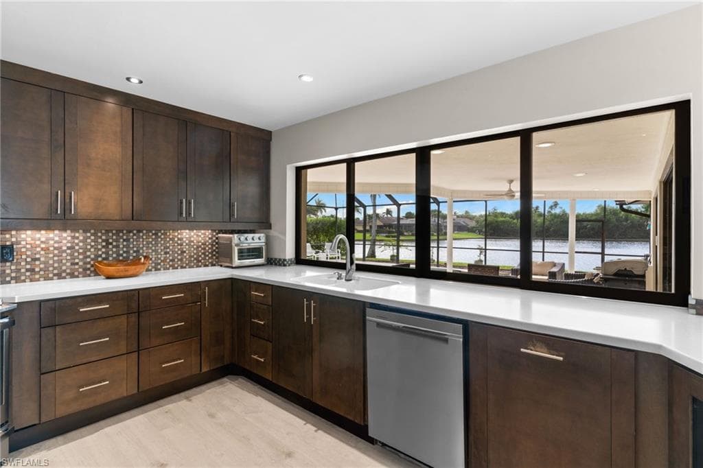 864 S Town And River DR, FORT MYERS FL 33919-9