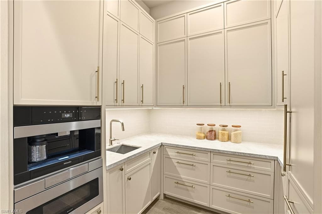 4851 Crayton RD-10