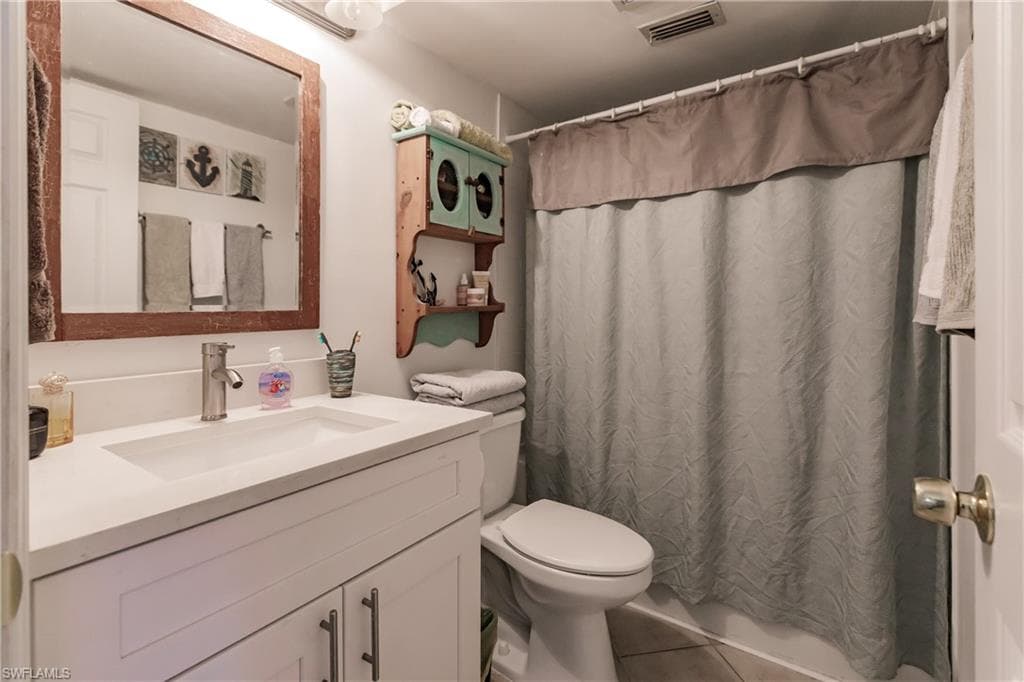 1055 Palm AVE # 216, NORTH FORT MYERS FL 33903-14