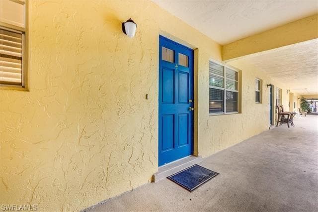 4290 Gulfstream DR # 4, NAPLES FL 34112-1