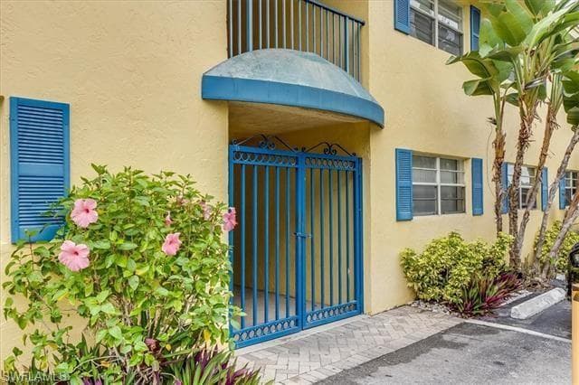 4290 Gulfstream DR # 4, NAPLES FL 34112-14