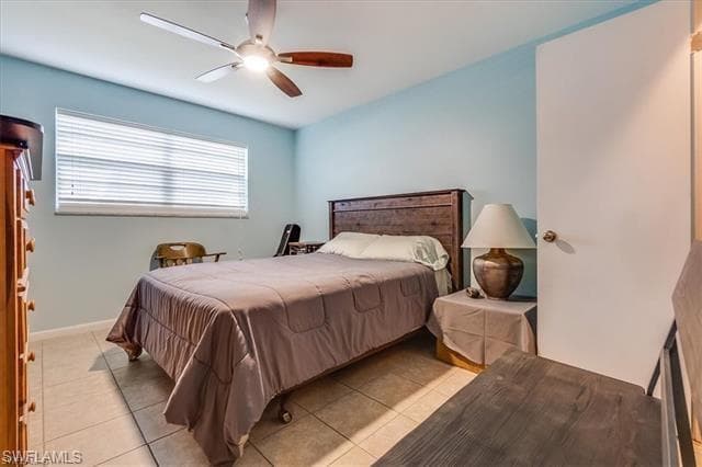 4290 Gulfstream DR # 4, NAPLES FL 34112-10