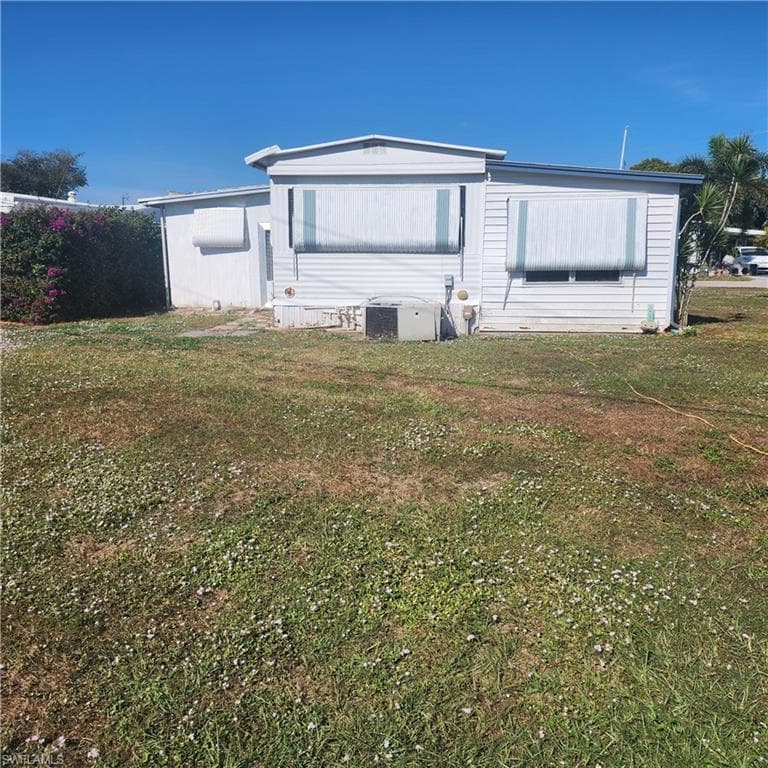 110 Gaslight AVE, NORTH FORT MYERS FL 33917-19