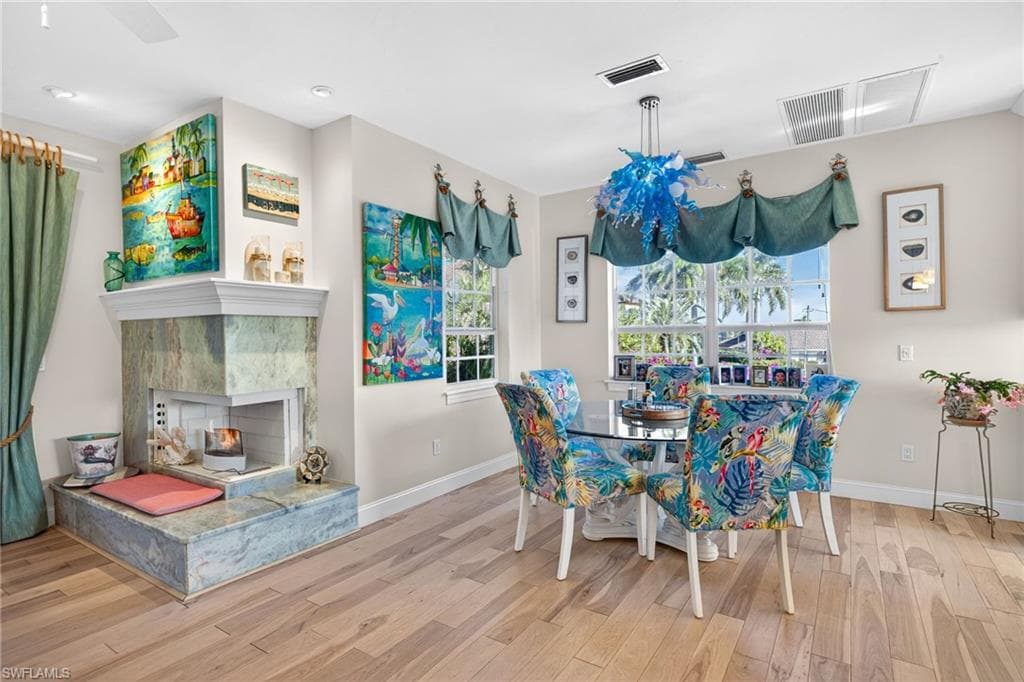 1141 Paper Fig CT, SANIBEL FL 33957-11