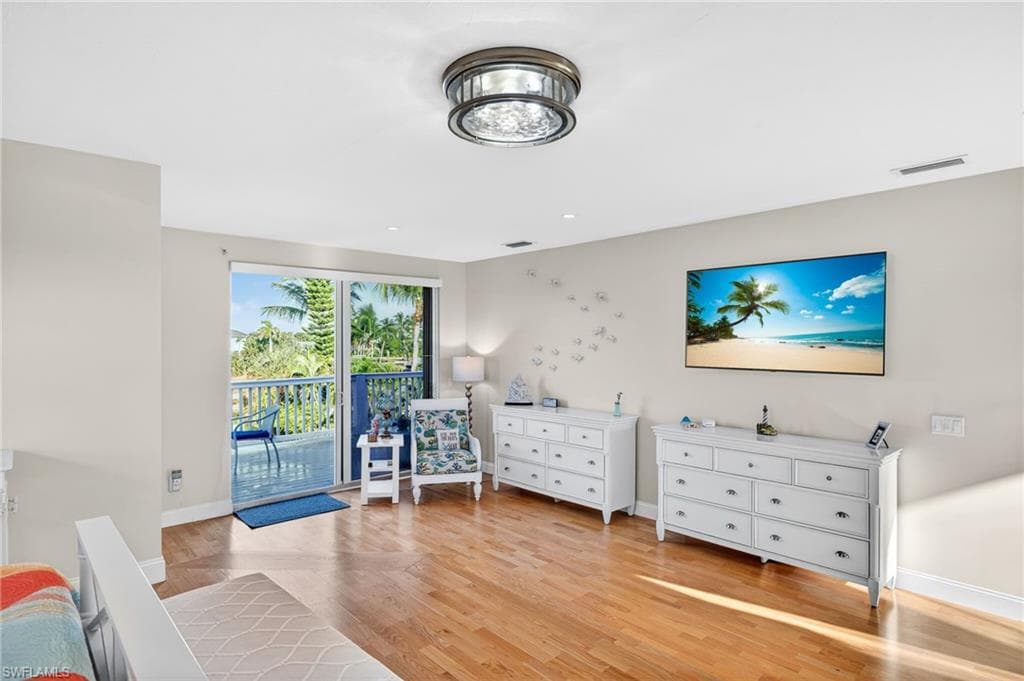 1141 Paper Fig CT, SANIBEL FL 33957-25