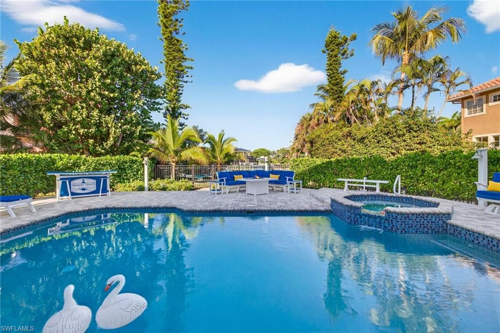 1141 Paper Fig CT, SANIBEL FL 33957-39