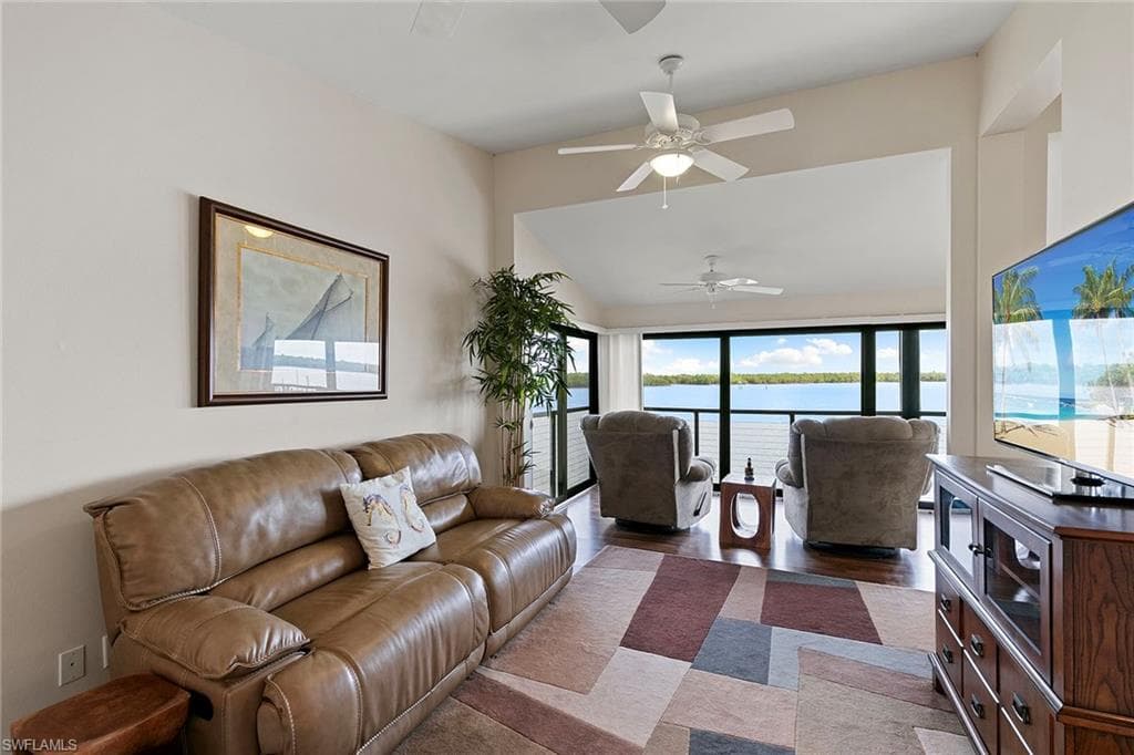 611 Palm AVE # H36, GOODLAND FL 34140-6