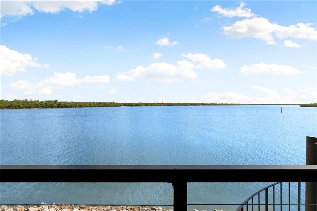 611 Palm AVE # H36, GOODLAND FL 34140-2