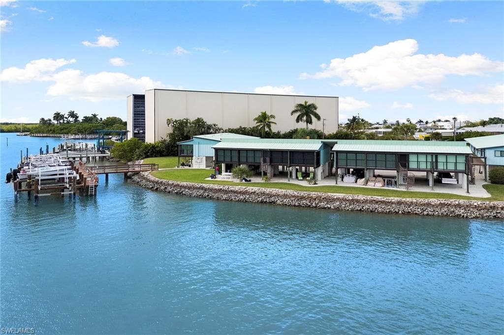 611 Palm AVE # H36, GOODLAND FL 34140-31