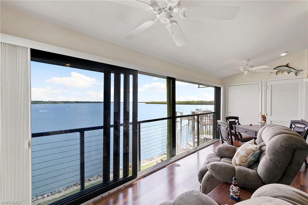 611 Palm AVE # H36, GOODLAND FL 34140-4