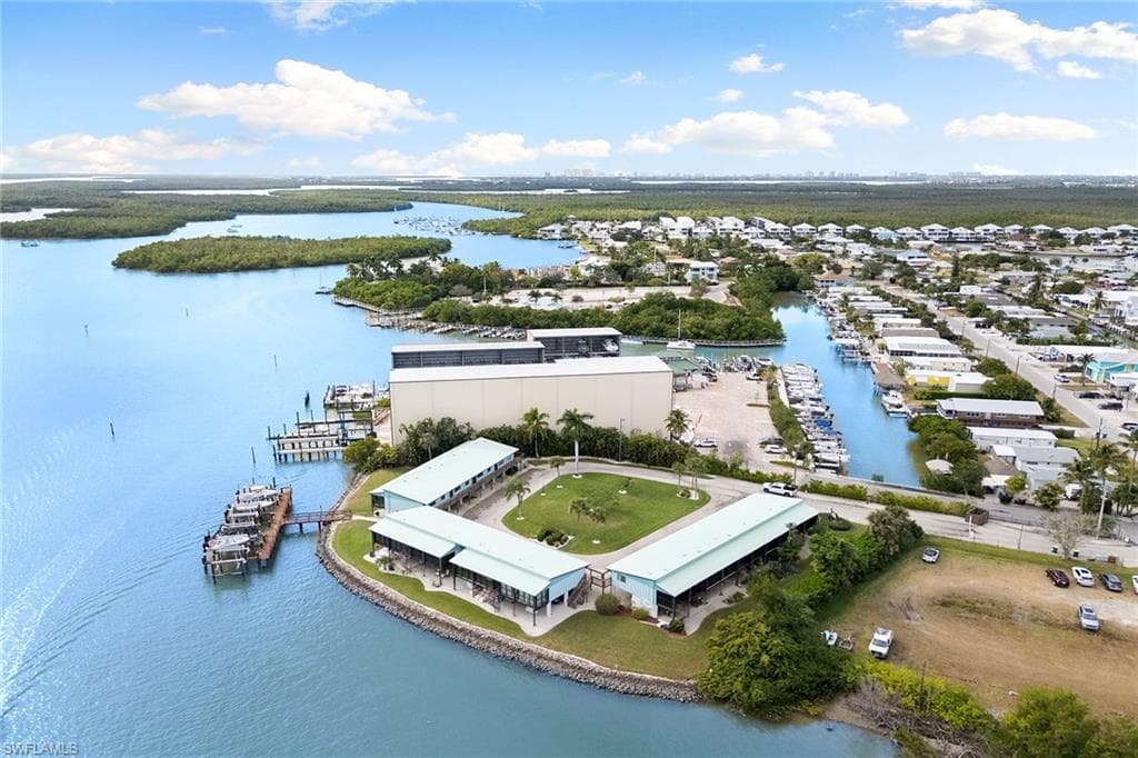 611 Palm AVE # H36, GOODLAND FL 34140-36