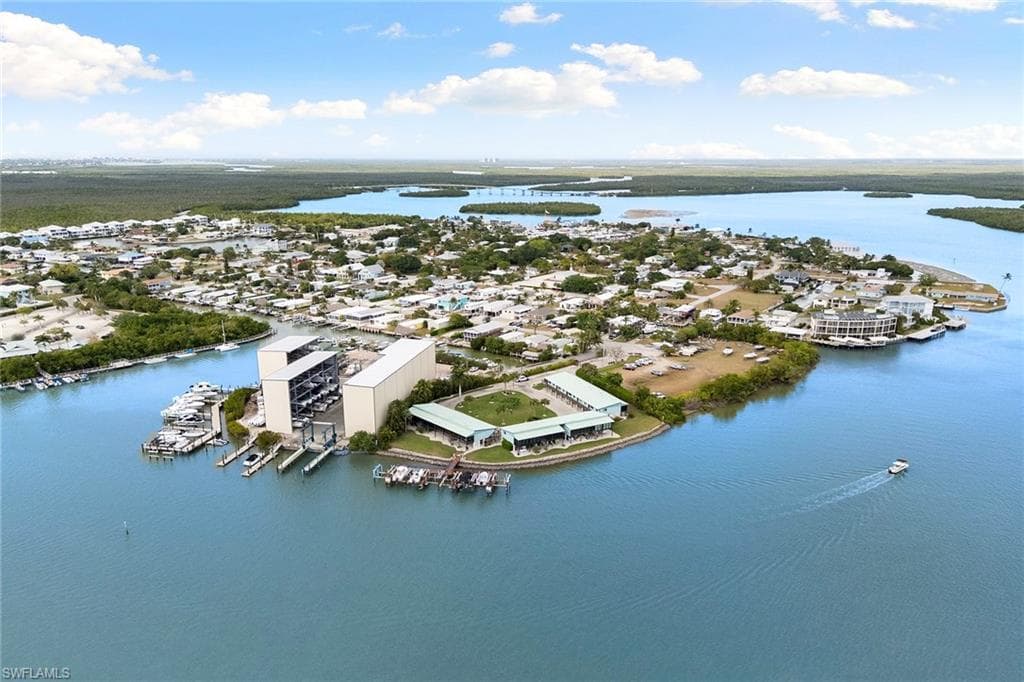 611 Palm AVE # H36, GOODLAND FL 34140-38