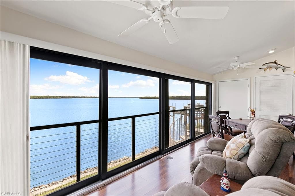 611 Palm AVE # H36, GOODLAND FL 34140-3