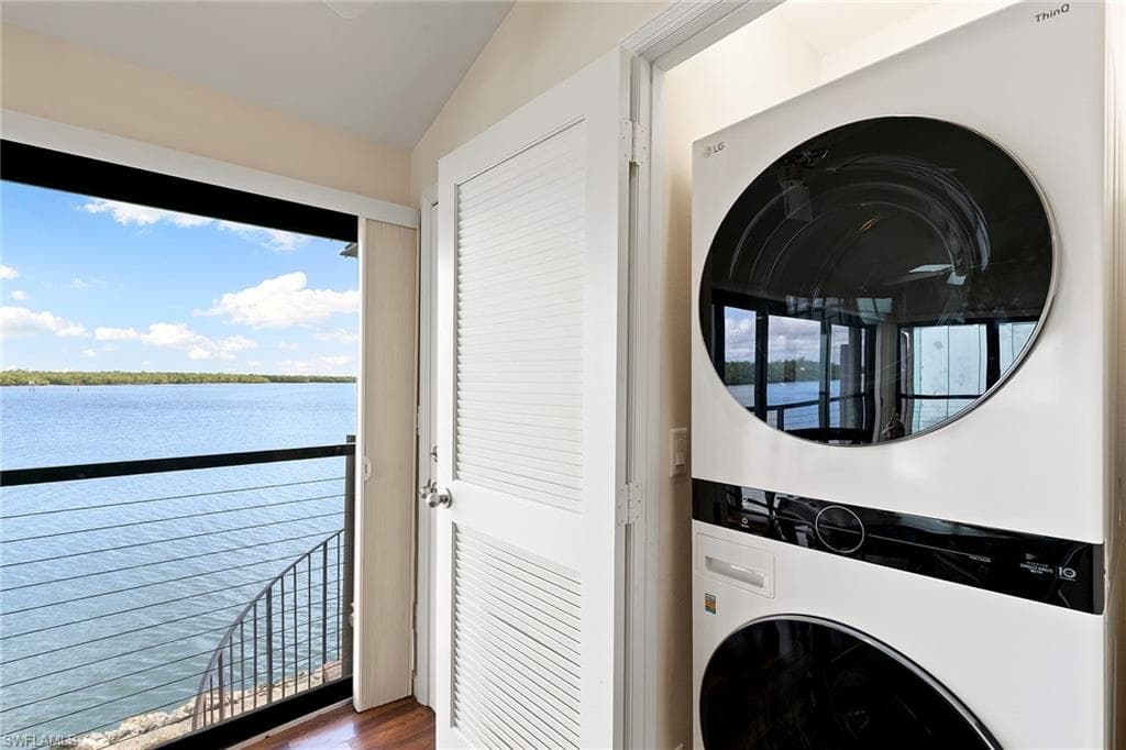 611 Palm AVE # H36, GOODLAND FL 34140-24