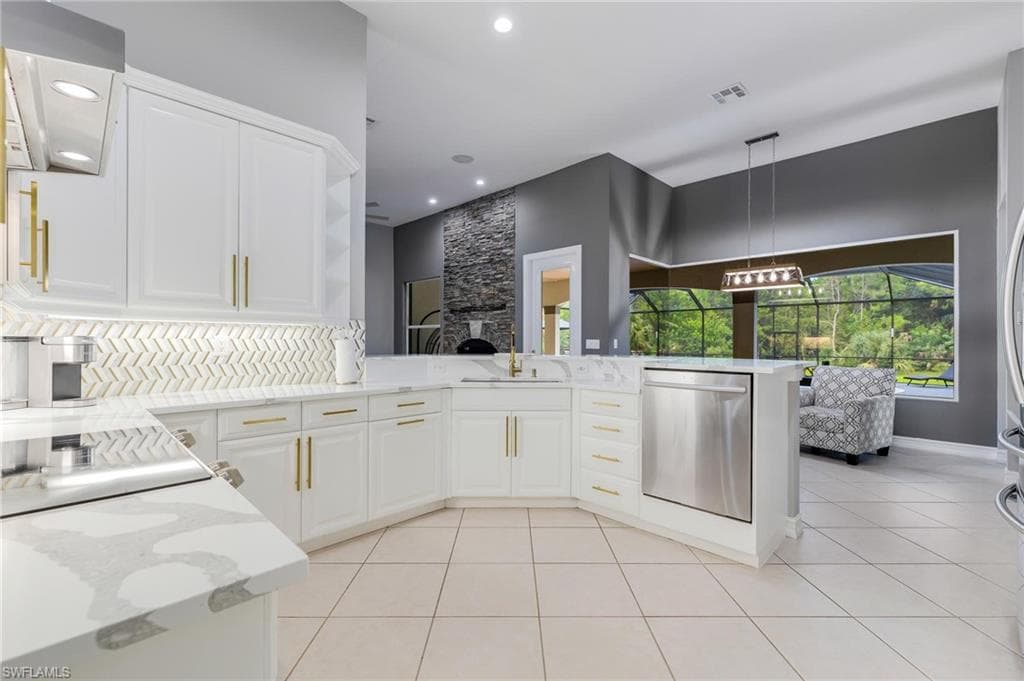 160 Logan BLVD S-8