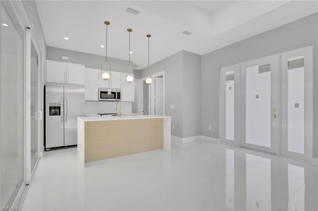 160 Logan BLVD S-33