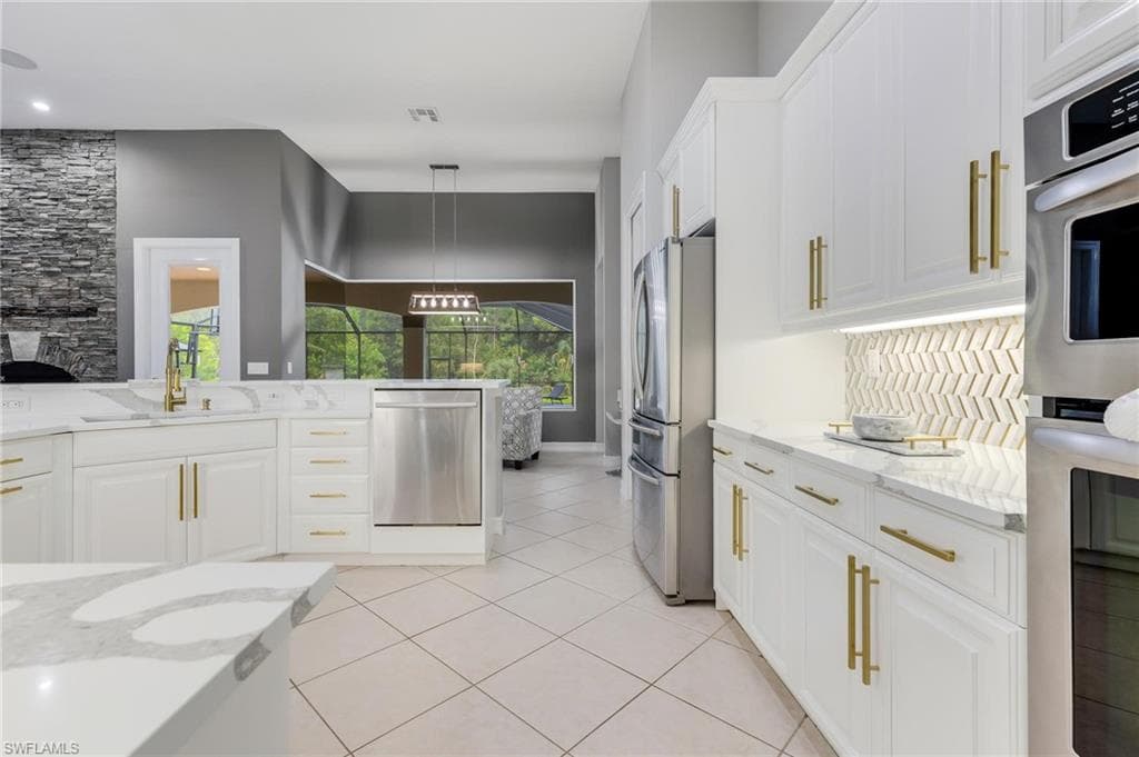 160 Logan BLVD S-9