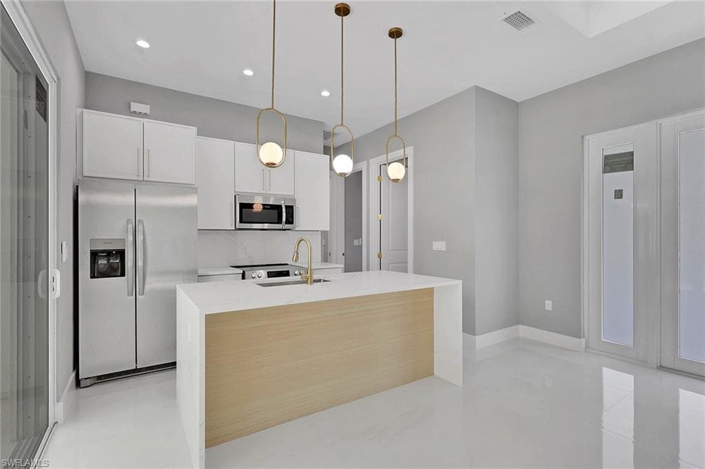 160 Logan BLVD S-34