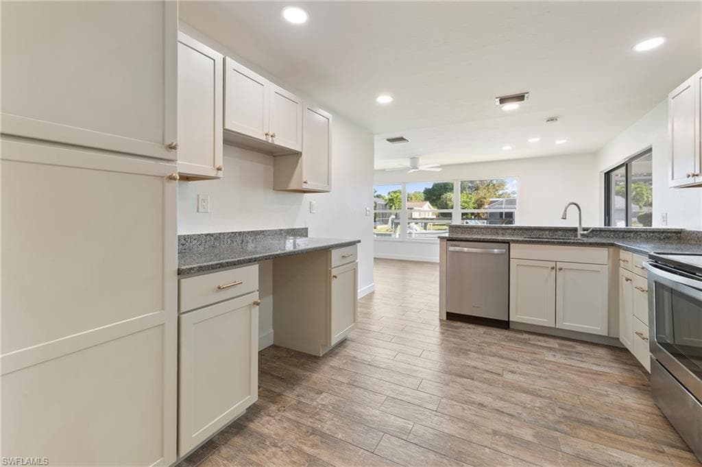 4548 Gulf AVE, NORTH FORT MYERS FL 33903-9
