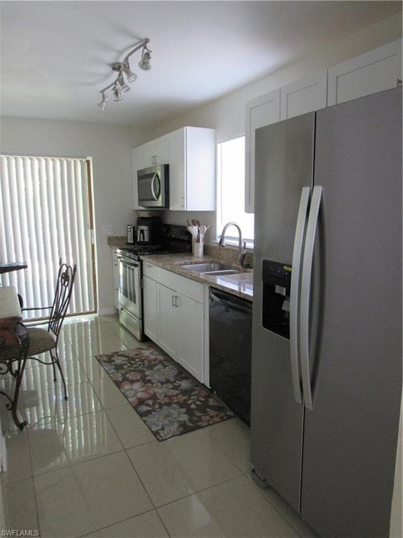 17226/17228 Whitewater CT-6