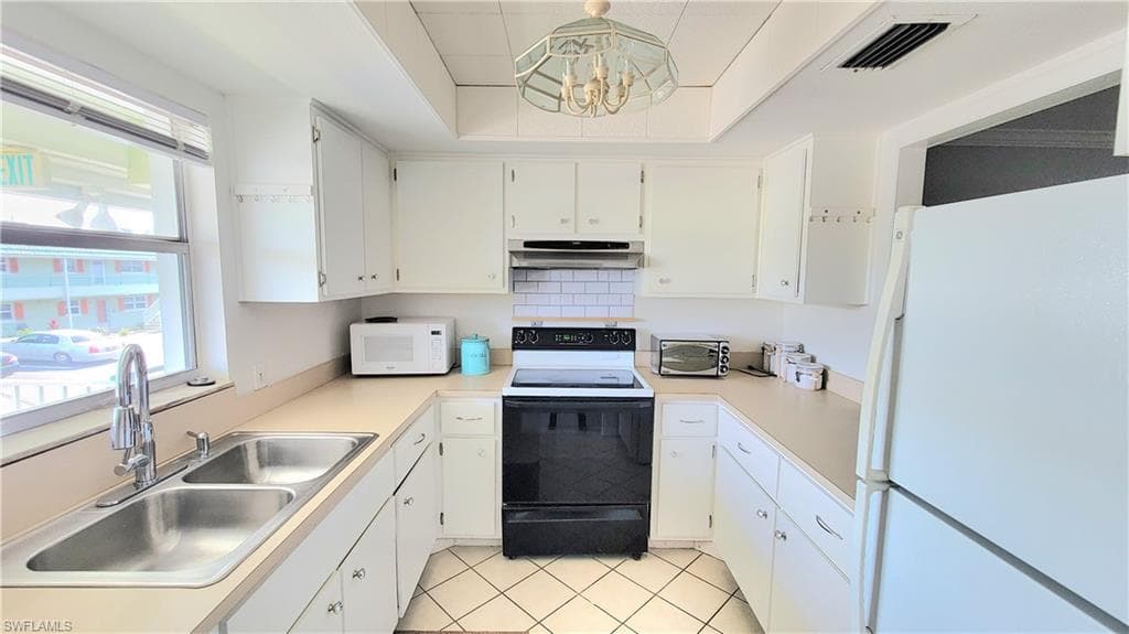 300 Valley Stream Dr # A7, NAPLES FL 34113-32