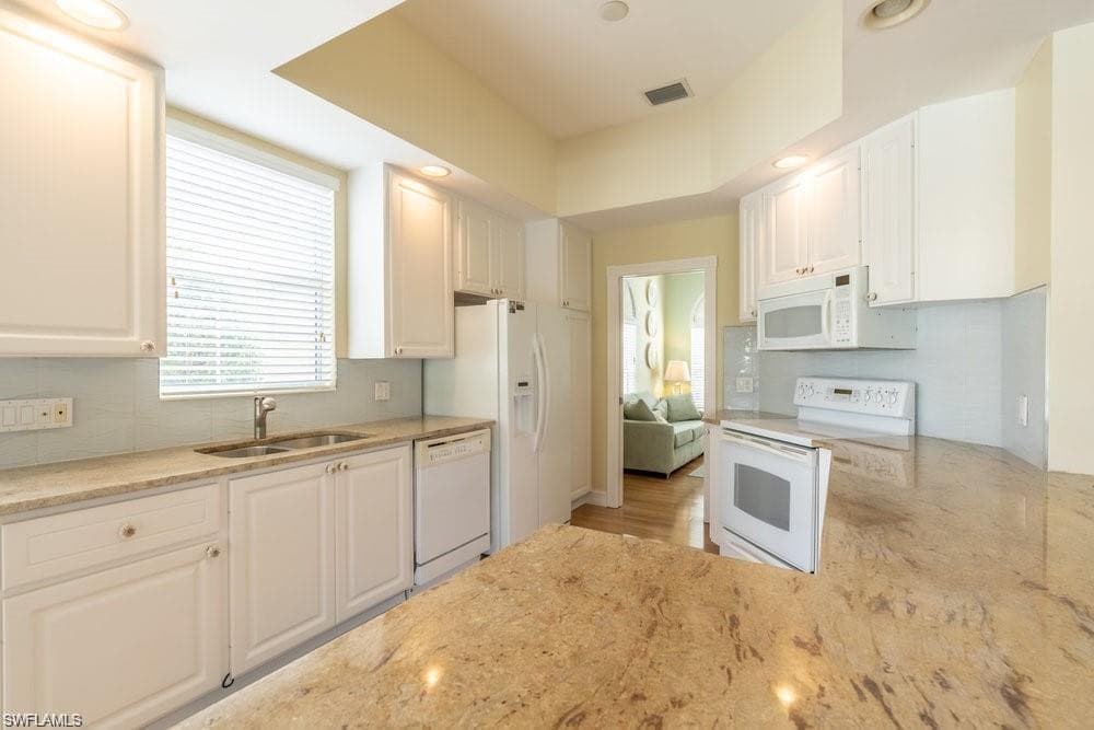 7687 Hernando CT, NAPLES FL 34114-2